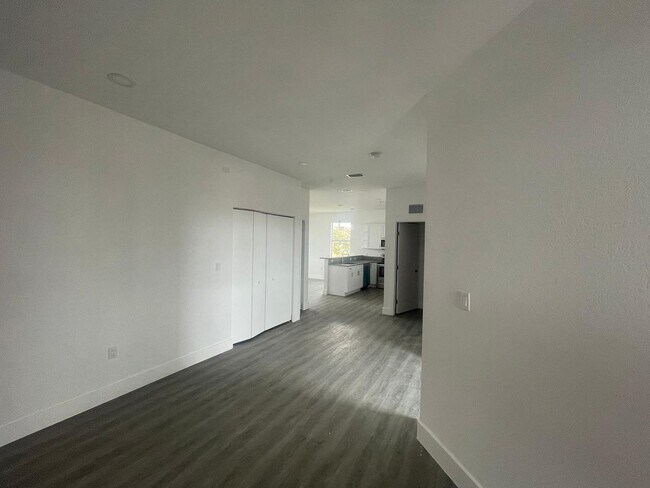 Building Photo - 275 SW 4th ST @203