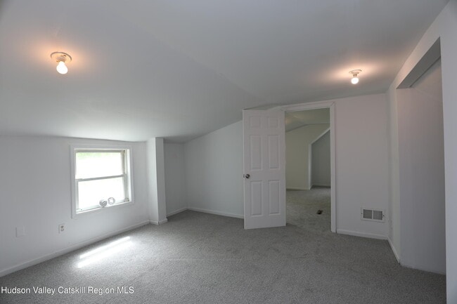 Building Photo - 17 Rear Chapel St