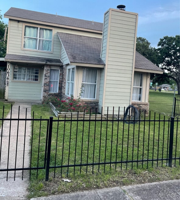 Building Photo - 10636 Wessex Dr
