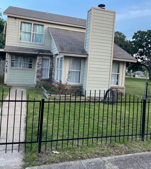 Primary Photo - 10636 Wessex Dr