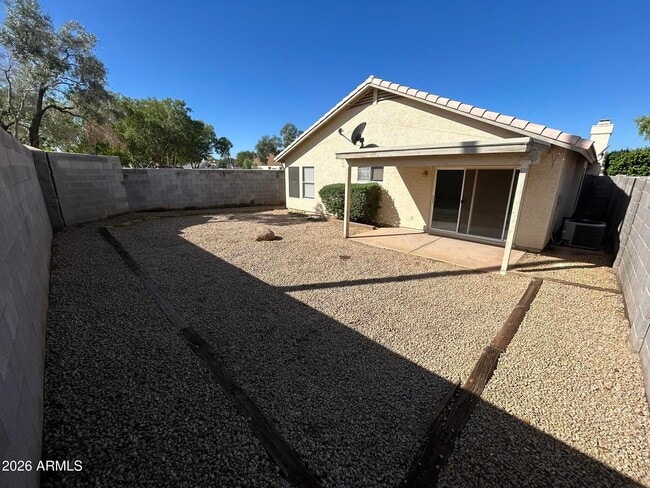 Building Photo - 51 N Del Pueblo Pl