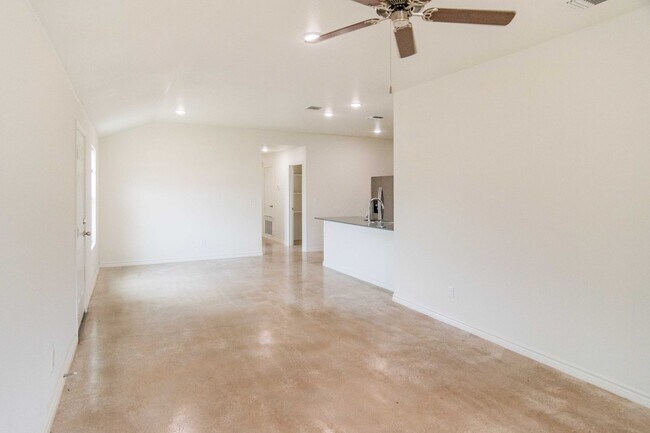 Building Photo - 2306 Duntov Dr