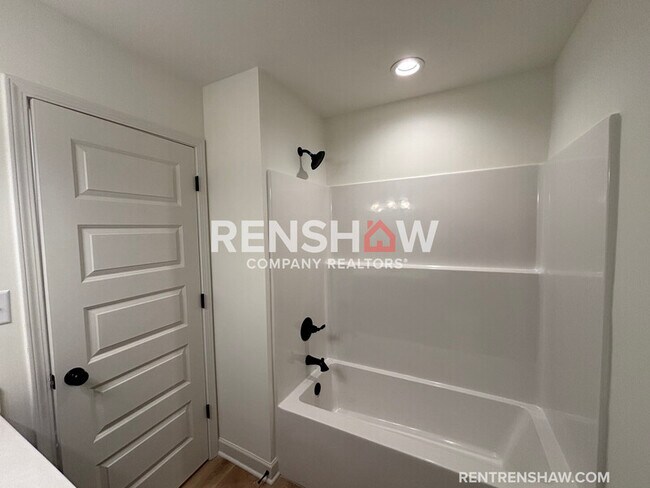 Building Photo - 6522 John Hamilton Wy E