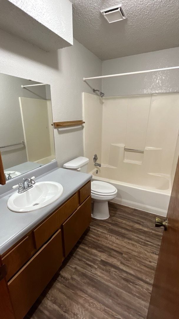 Building Photo - 3 Bed 2 Bath in OKC!