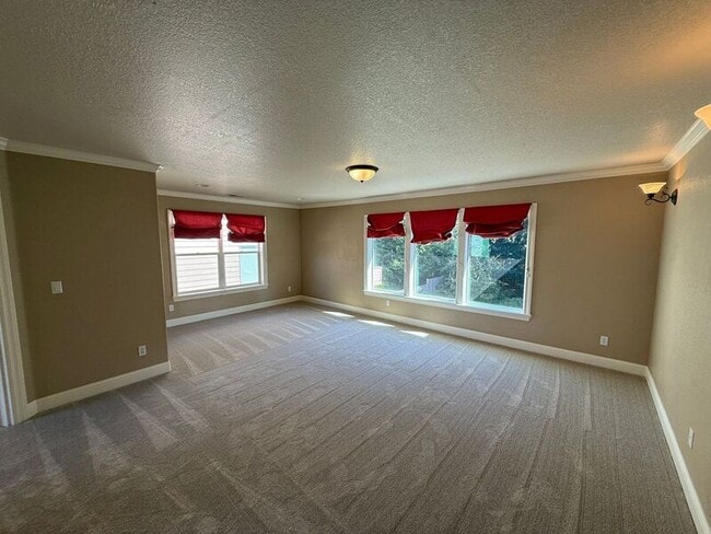 Building Photo - 1690 Titan Dr NW