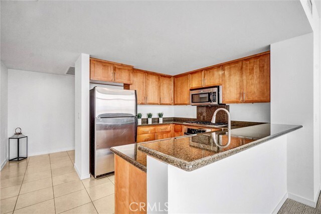 Building Photo - 411 W Seaside Way