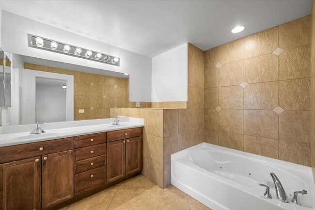 Building Photo - Welcome Home to this awesome 4 Bedroom Home