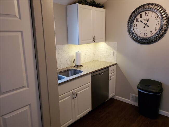 Building Photo - 7594 2nd St