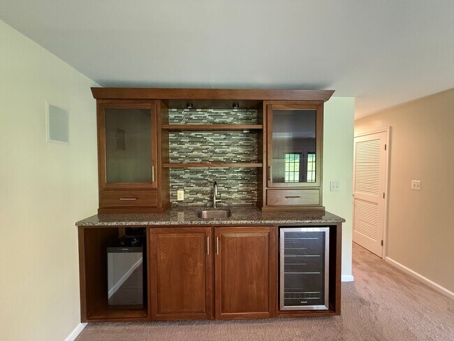 Building Photo - 2177 Whispering Hollow Ln