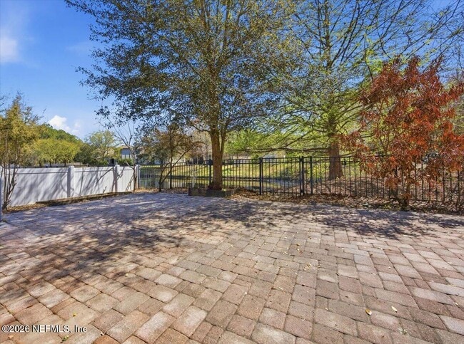 Building Photo - 18 Amherst Pl