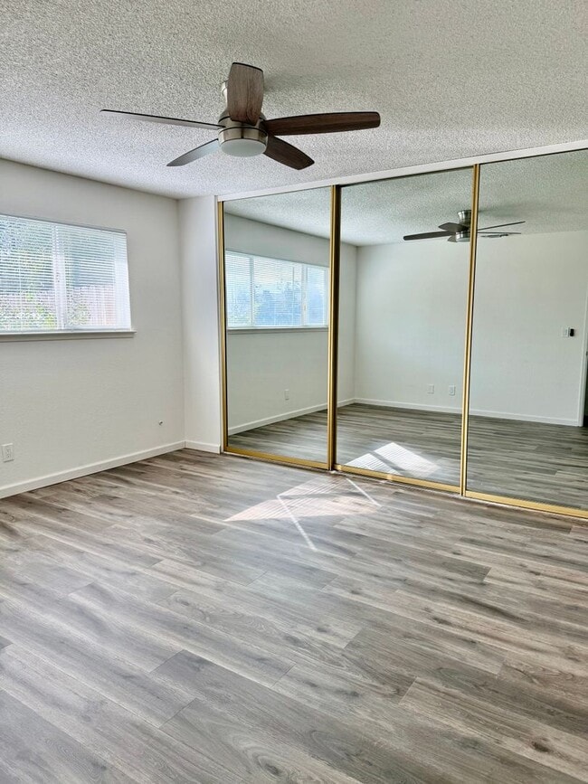 Building Photo - TROVITA-6816/6818