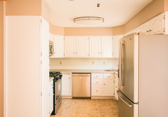 Building Photo - 11745 Hollycrest Drive
