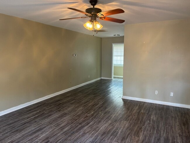 Building Photo - 1407B W Gentilly Rd.