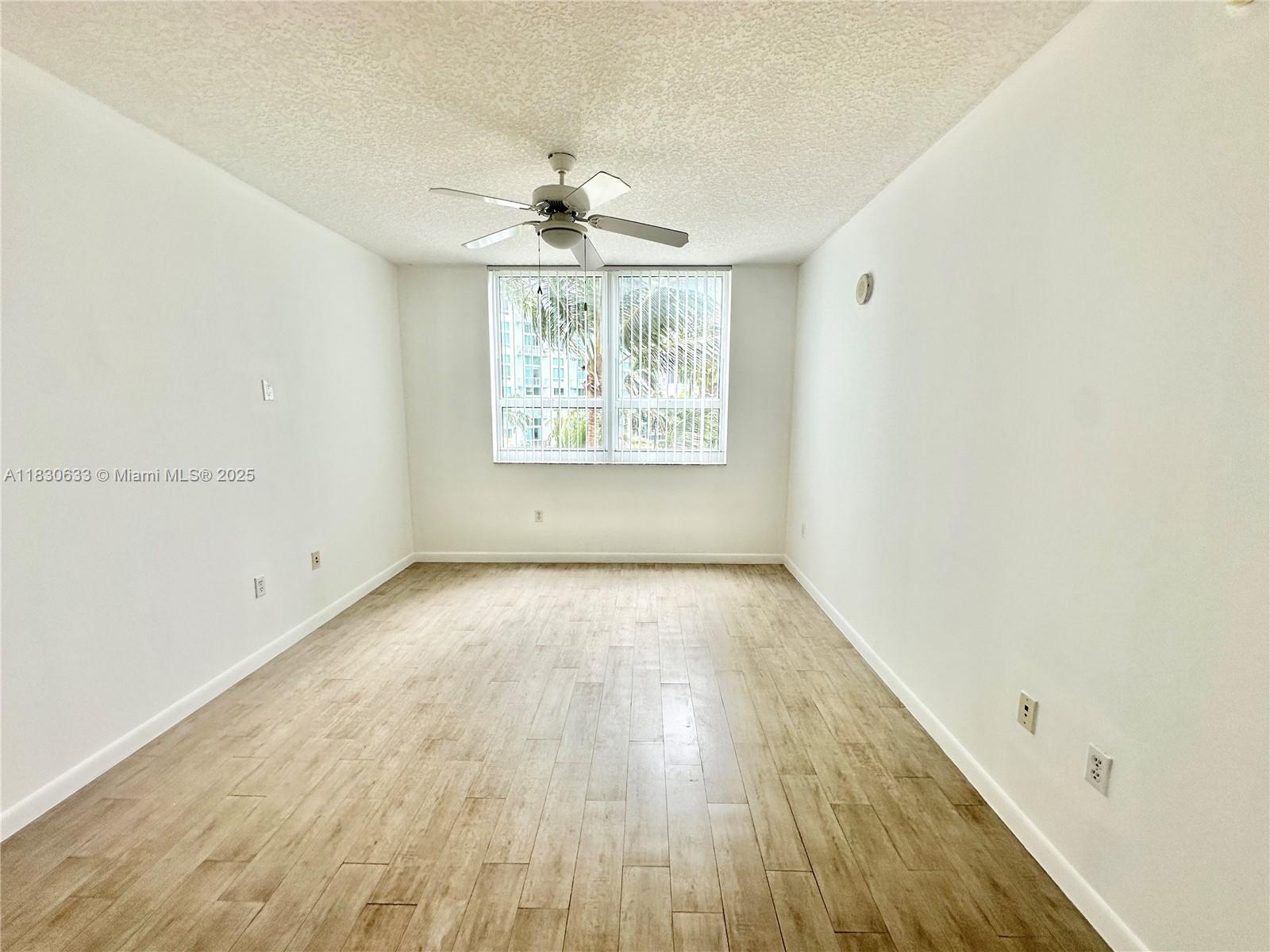 Building Photo - 2000 N Bayshore Dr