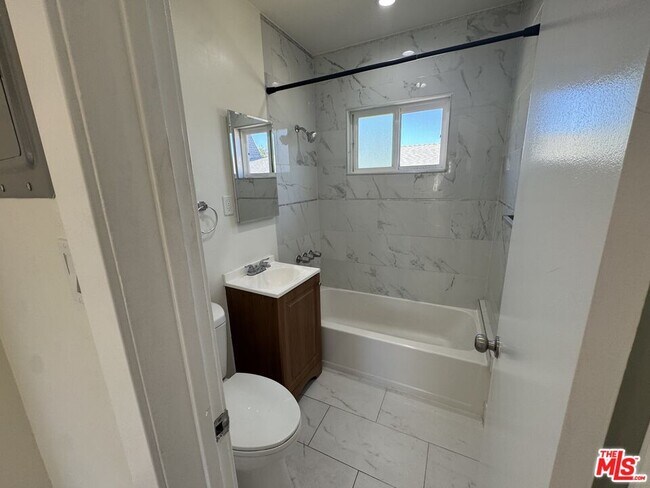 Building Photo - 1963 17th St