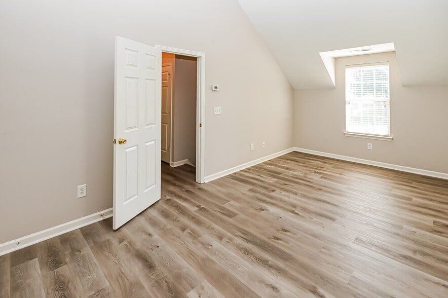 Building Photo - 1554 Kindred Cir NW