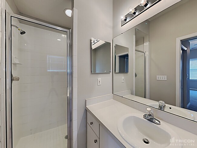 Building Photo - 24409 Breezy Oak Ct
