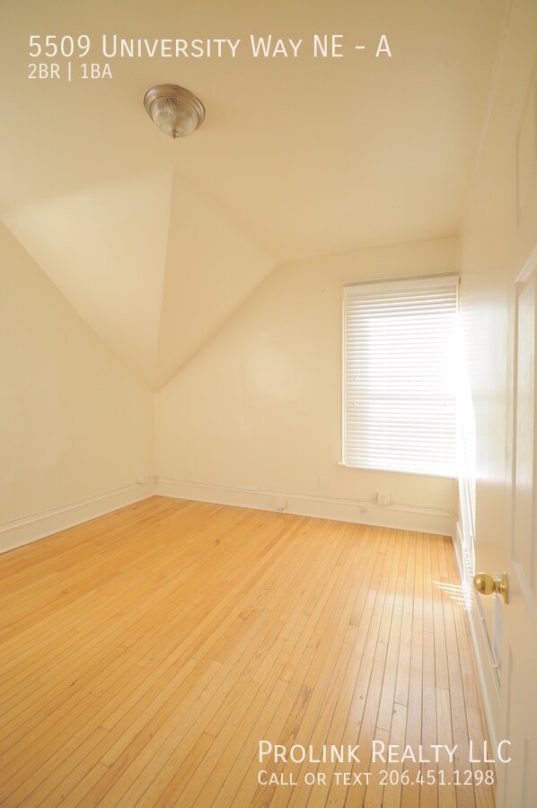 Building Photo - 5509 University Wy NE