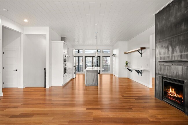 Building Photo - Modern Newly Built 4 Bed, 3 Bath Home!