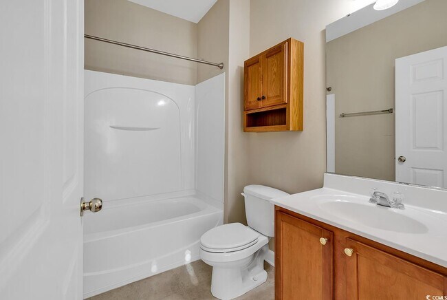 Building Photo - 216 Castle Dr