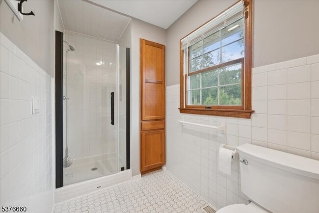 Building Photo - 119 Braidburn Rd