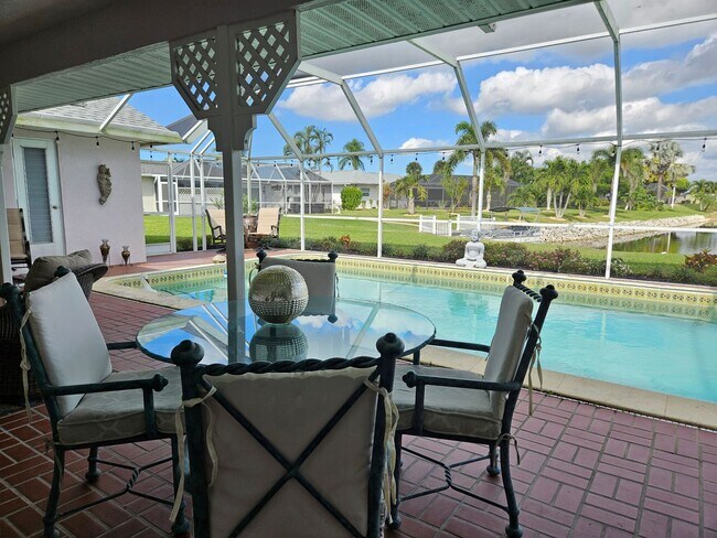 Building Photo - Annual Rental or 6+ month option - FURNISHED HEATED POOL HOME. Gorgeous 3 Bedroom, 3 Bath, 2 Car ...