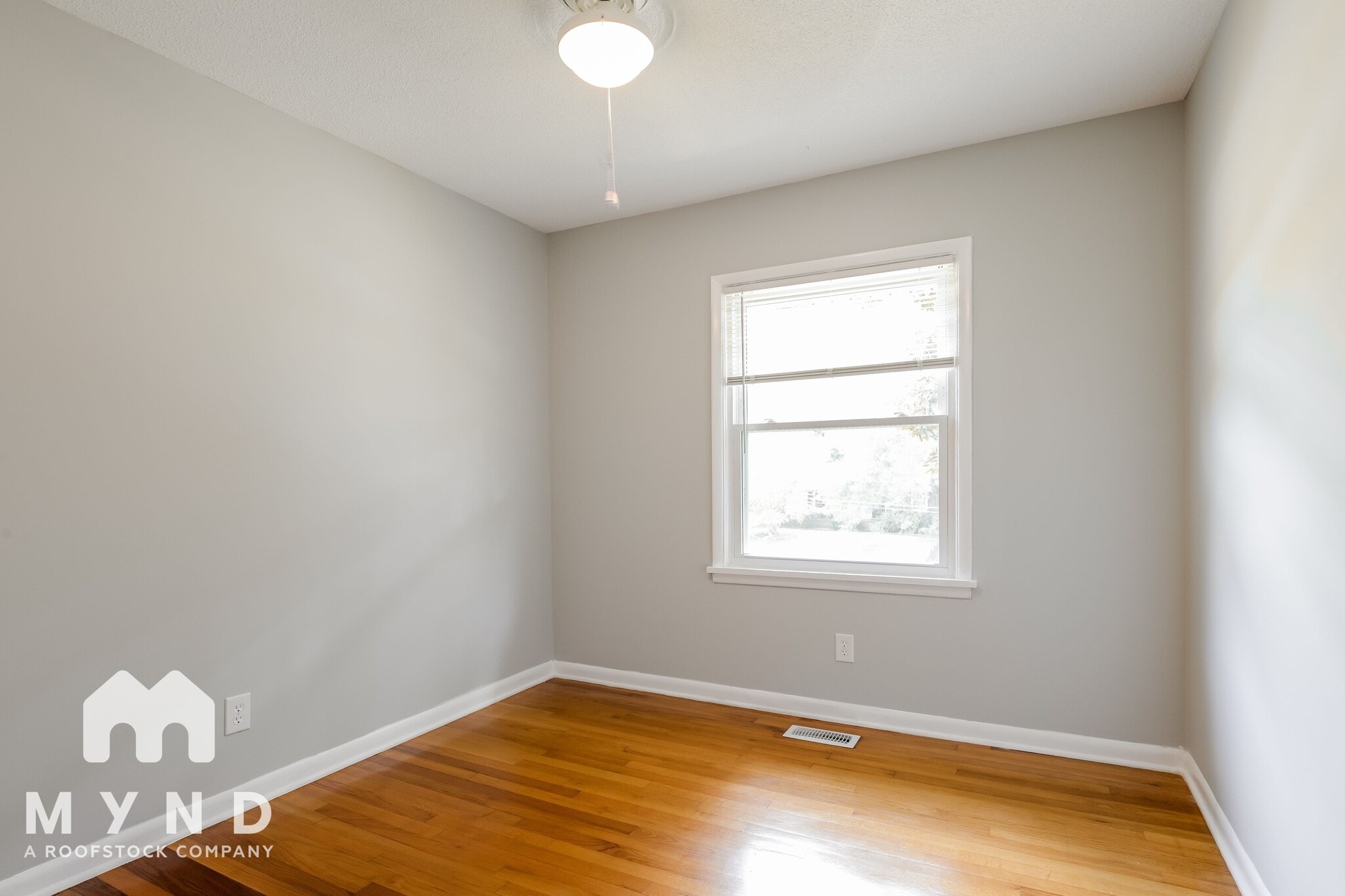 Building Photo - 1530 Ridgewood Dr
