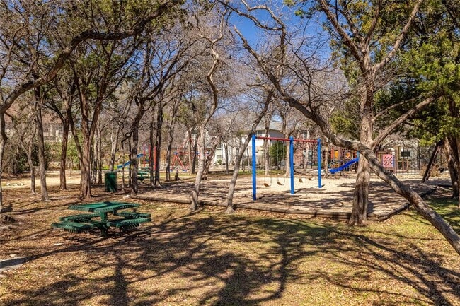 Building Photo - 2210 Parkland Cove