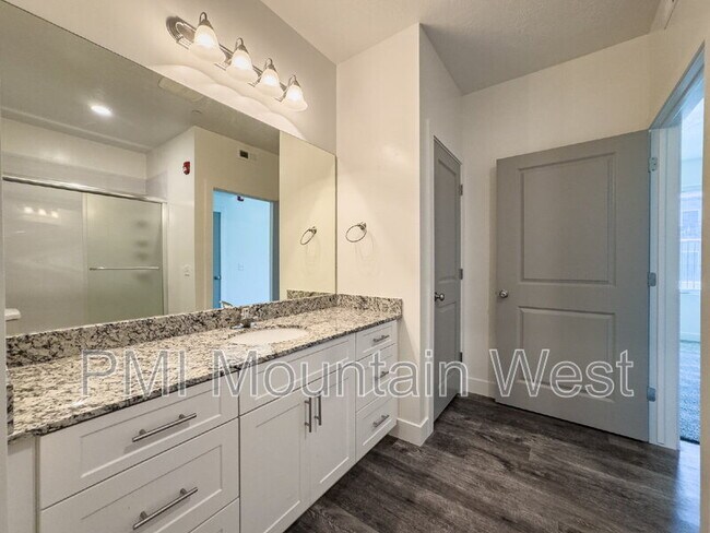 Building Photo - 875 S Depot St