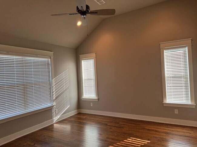 Building Photo - Beautiful custom home in East Nashville!