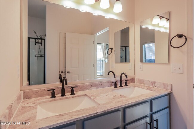 Building Photo - 7570 E Majestic Palm Ln