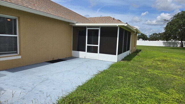 Building Photo - Spacious Haines City Retreat - For Rent Now!