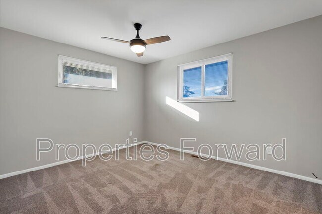 Building Photo - 2698 Kenny Ln