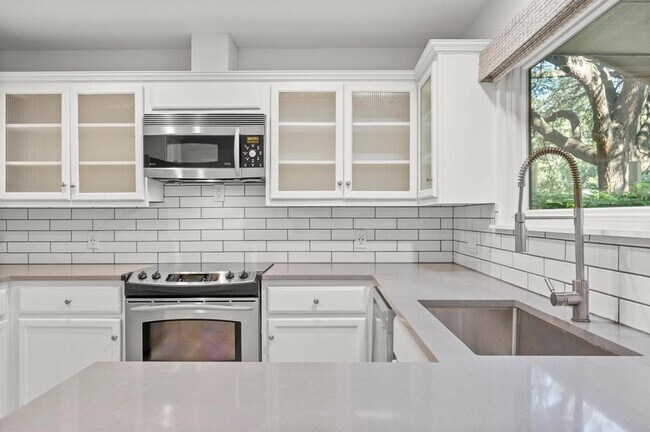 Building Photo - 7002 Firewheel Hollow