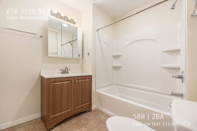 Building Photo - 656 Veto St NW