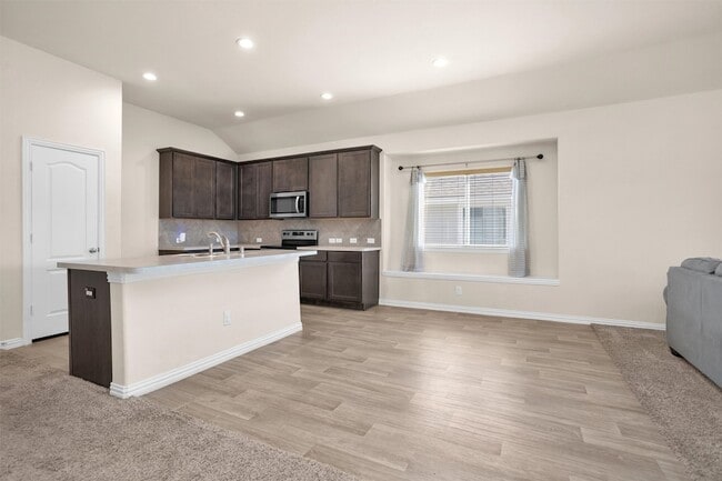 Building Photo - 223 Shoreview Dr