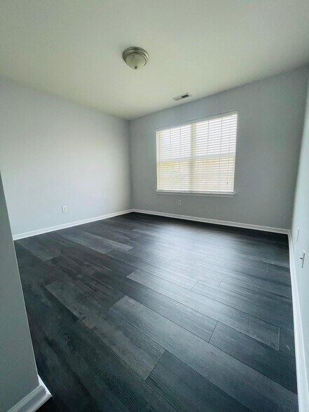 Building Photo - 3819 Fircrest Dr