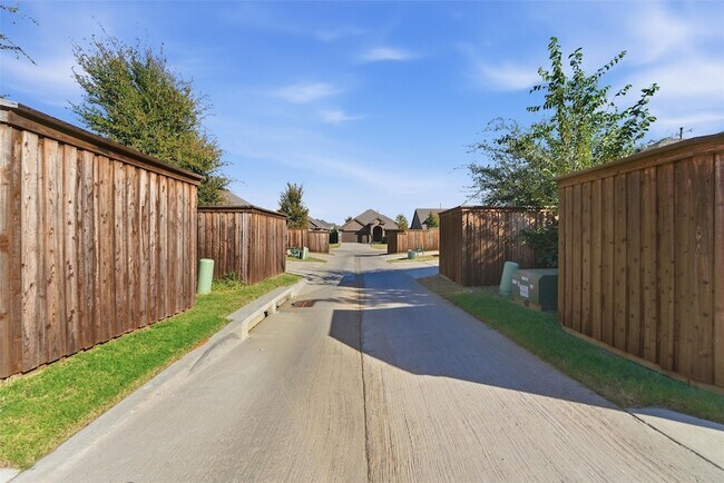 Building Photo - 2309 Pyrite Dr