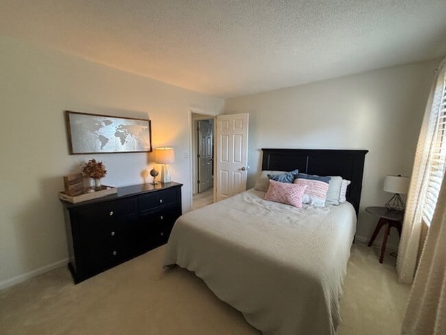 Building Photo - Glenwood