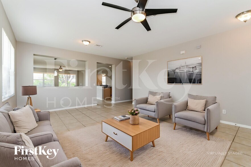 Building Photo - 1325 NW 20th Ct