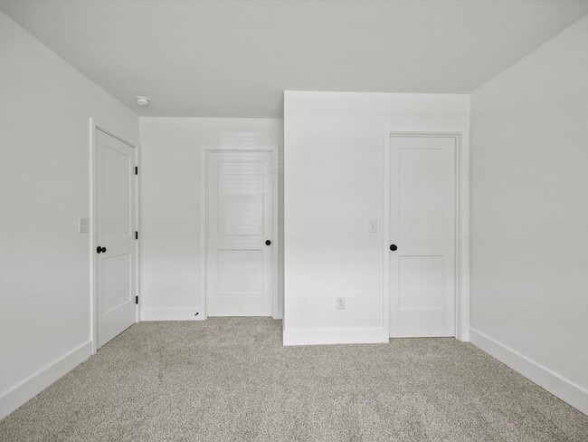 Building Photo - New & Move-In Ready!