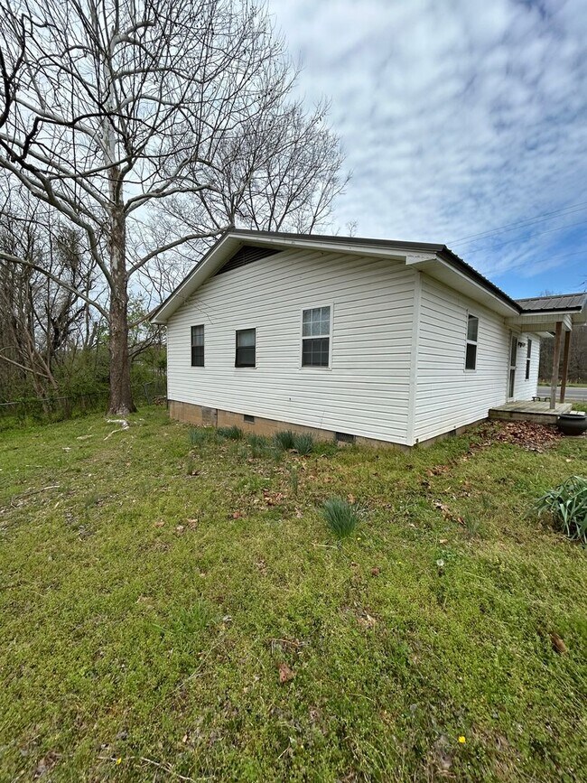 Building Photo - 1551 AR-247