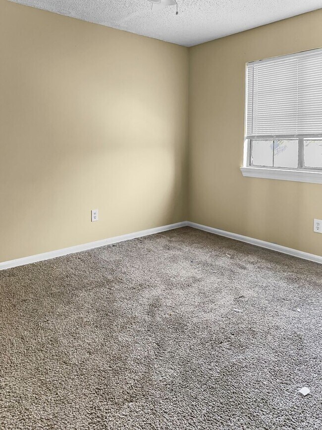 Building Photo - 276 Daffin Pl