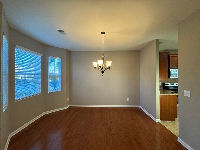 Building Photo - 4617 Meadowside Terrace