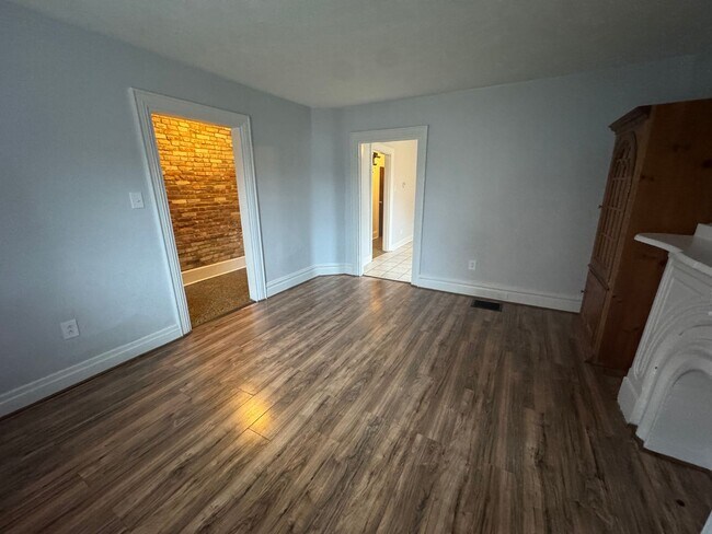 Building Photo - Charming 5BR Home in the Heart of Pittsbur...