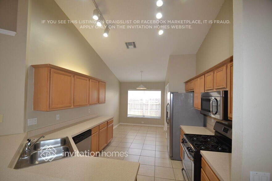 Building Photo - 7027 Colony Pointe Dr