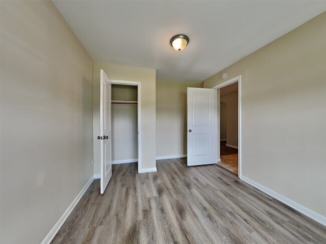 Building Photo - 18011 Kinsale Valley Ln
