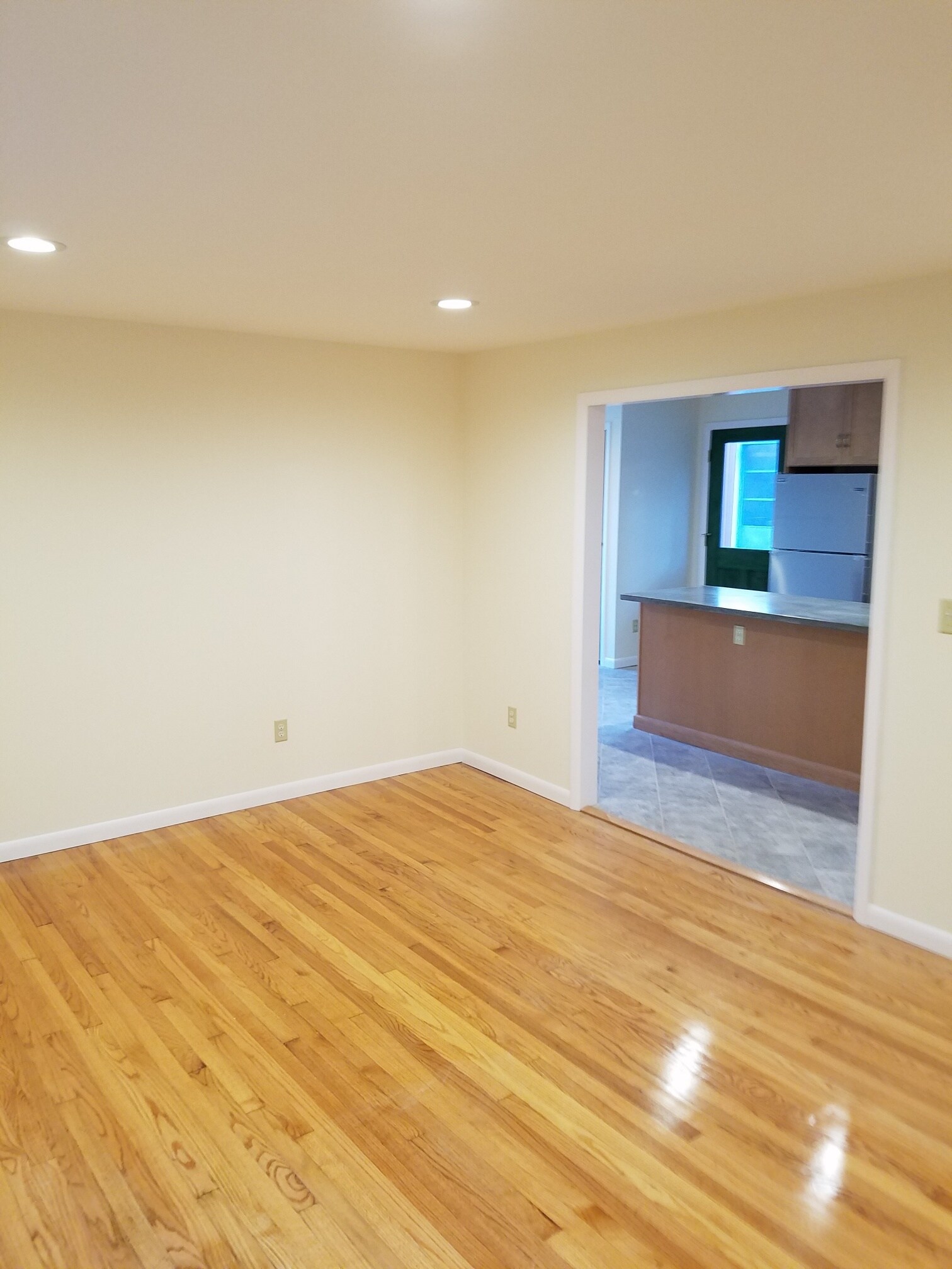 From LR - 30 Jenkinstown Rd