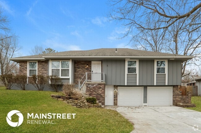 Building Photo - 417 NE Colonial Ct