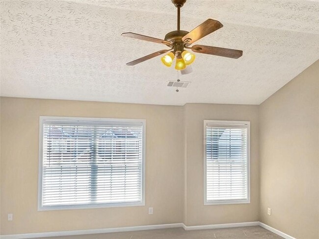 Building Photo - 3033 Kentmere Dr